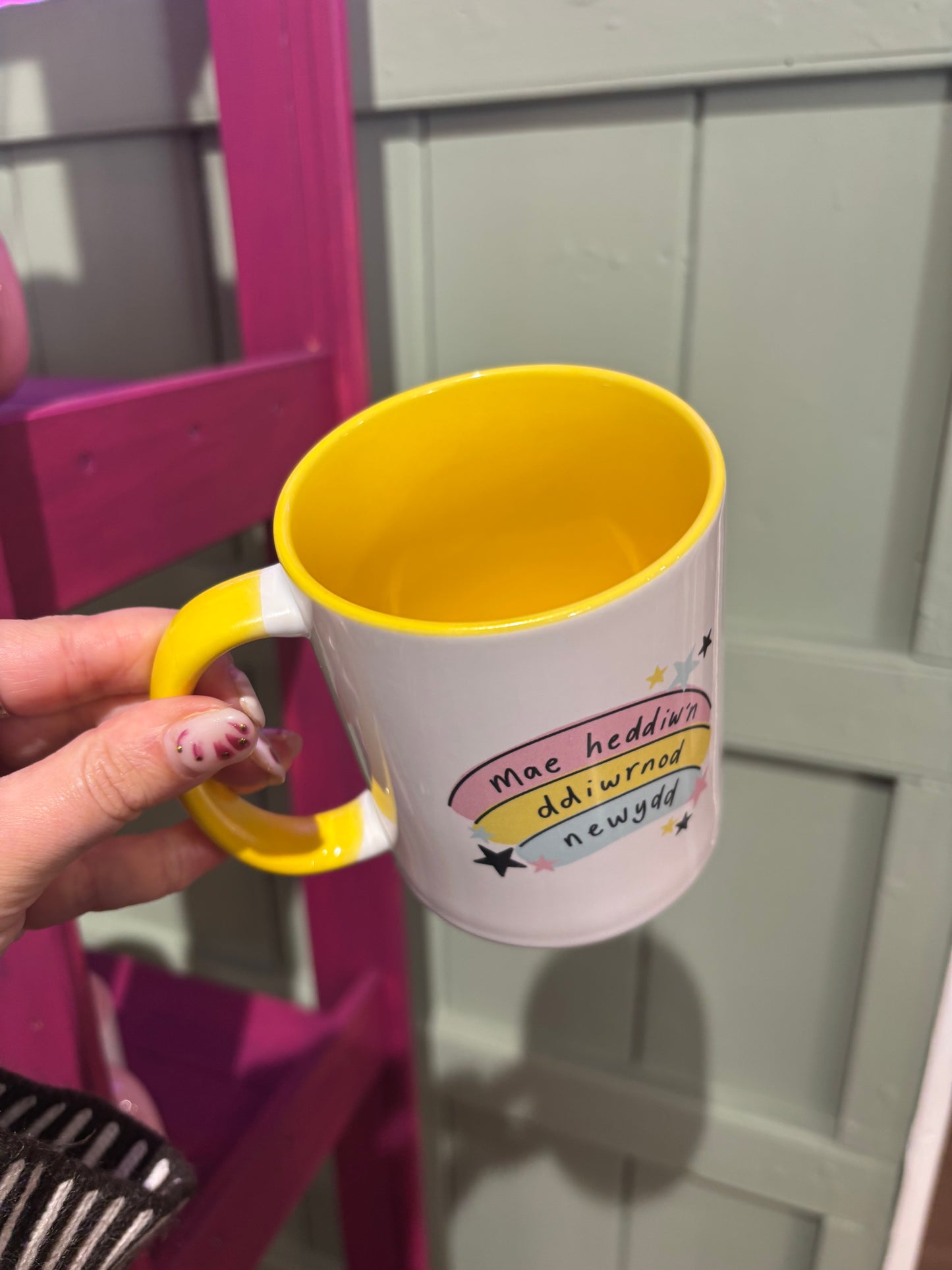 Mae Heddiw’n ddiwrnod newydd mug